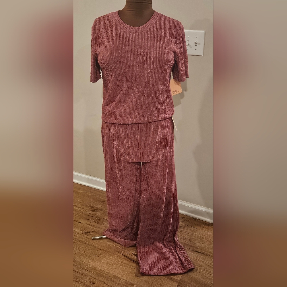 Pink Ribbed Two-Piece Set (fits smaller- see description)